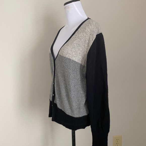 XL 100% CASHMERE Sweater Apt 9 gray and black... - Picture 3 of 6